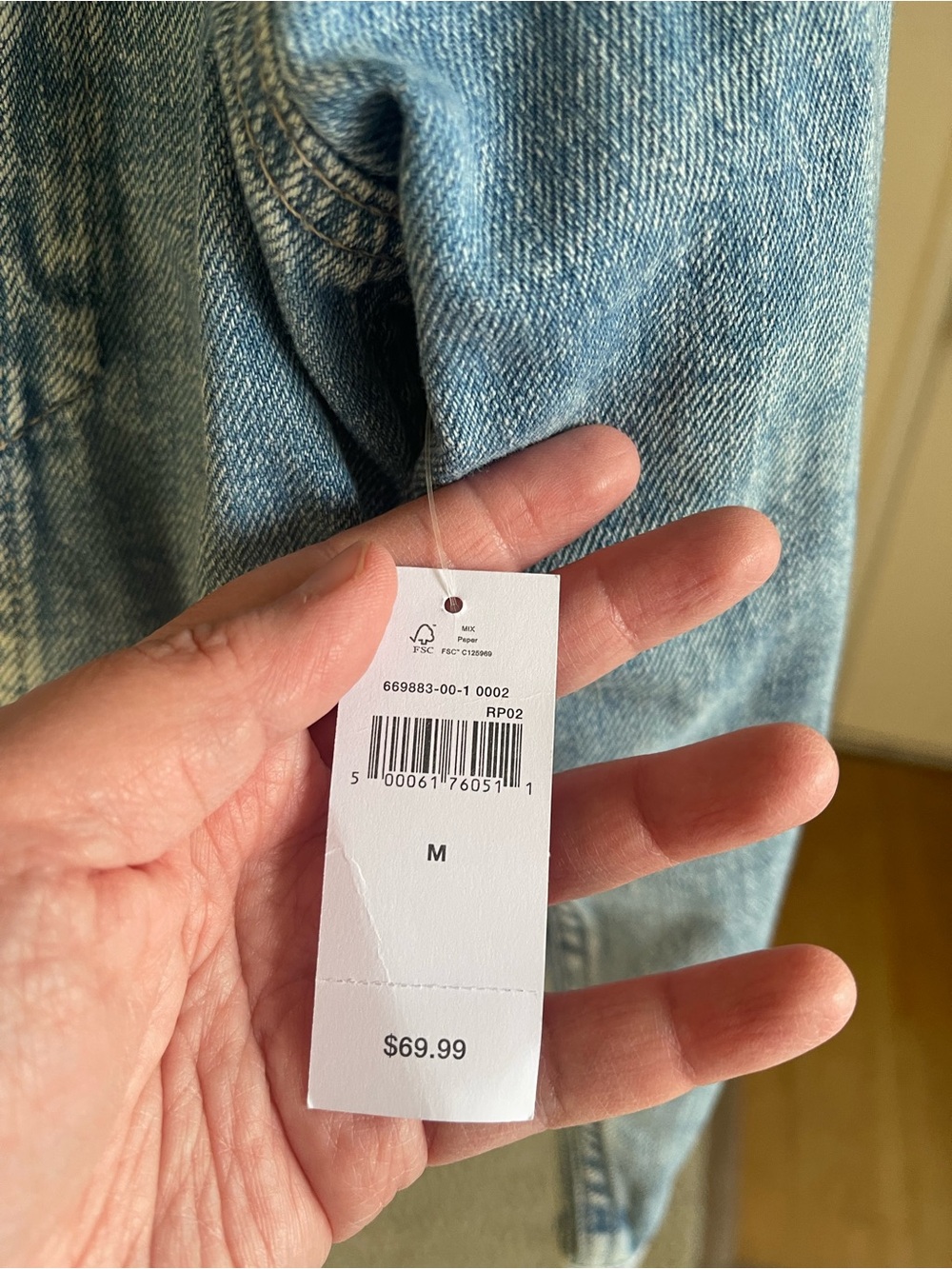 GAP Light Blue Denim Jacket - Classic Trucker Style - Picture 4 of 5